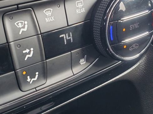 Used 2020 Buick Encore GX Select image 19