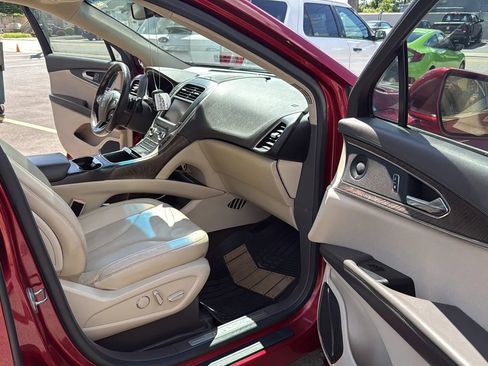 Used 2016 Lincoln MKX Reserve w/ Climate Package image 25