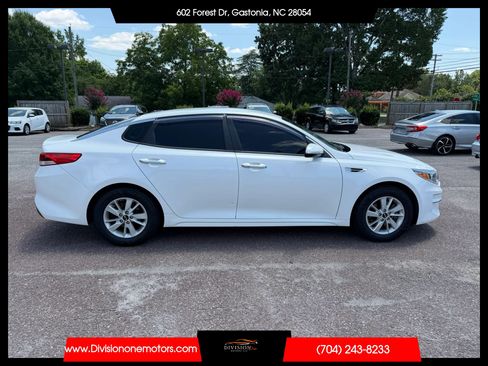 Used 2018 Kia Optima LX FWD image 6
