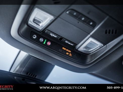 Used 2023 Buick Enclave Essence image 26