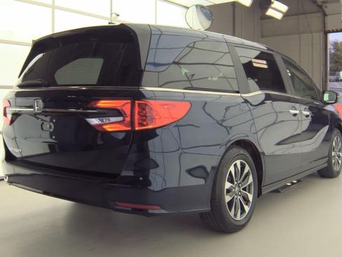 Used 2024 Honda Odyssey EX-L image 2