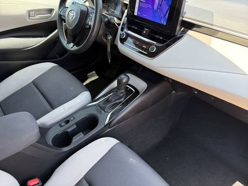 Used 2025 Toyota Corolla LE FWD image 16