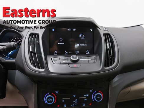Used 2018 Ford Escape SE w/ SE Sync 3 Package AWD/4WD image 11
