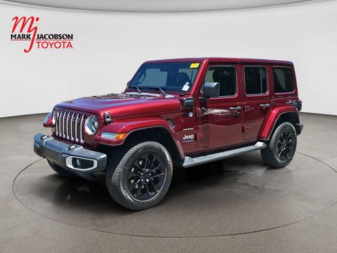 Used 2021 Jeep Wrangler Unlimited Sahara w/ Cold Weather Group AWD/4WD image 1
