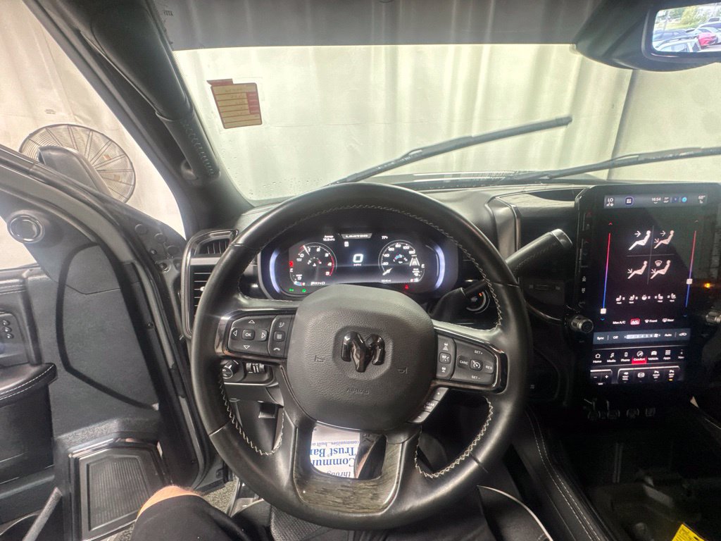 Used 2025 RAM 2500 Limited AWD/4WD image 23