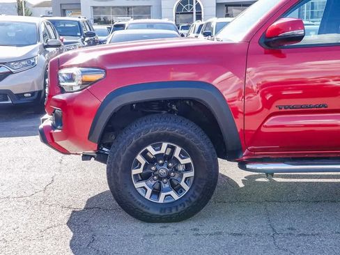 Used 2023 Toyota Tacoma TRD Off-Road image 9