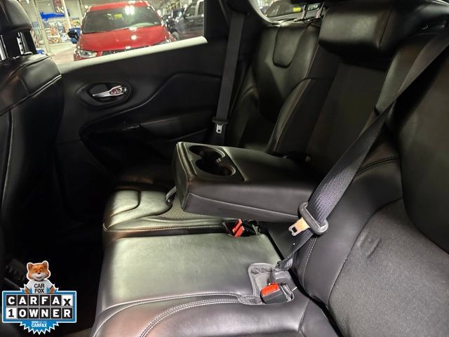 Used 2019 Jeep Cherokee Latitude Plus AWD/4WD image 35