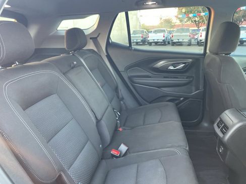 Used 2022 GMC Terrain SLE w/ Elevation Edition image 19