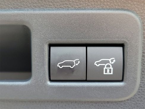 Used 2025 Toyota 4Runner Limited image 27