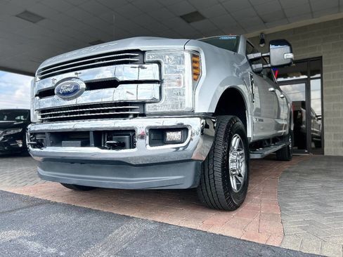 Used 2019 Ford F250 Lariat w/ Lariat Value Package image 19