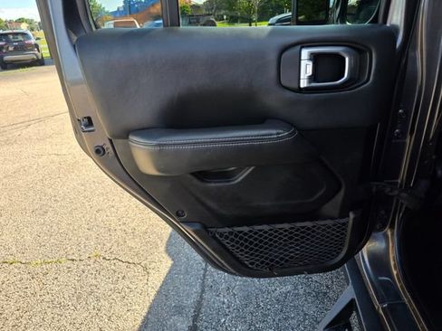 Used 2020 Jeep Wrangler Unlimited Sahara AWD/4WD image 16