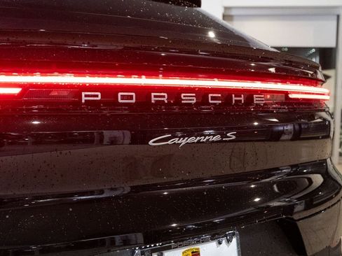 New 2026 Porsche Cayenne S image 15