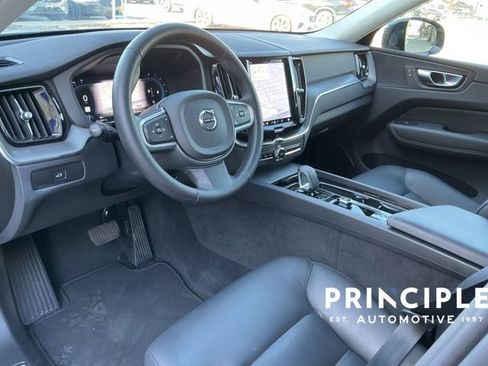 Certified 2025 Volvo XC60 B5 Core image 25