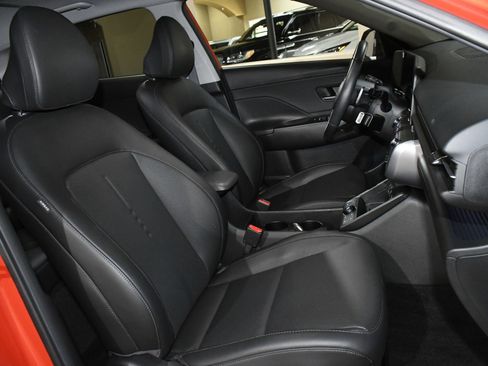 Used 2024 Hyundai Kona Limited image 8
