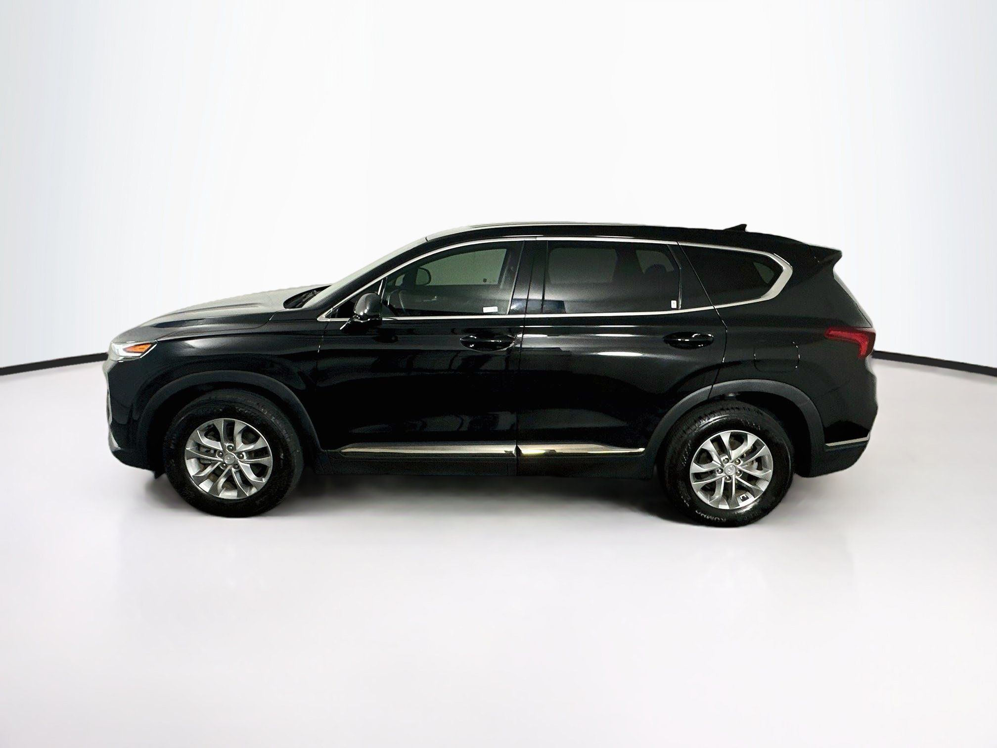 Used 2019 Hyundai Santa Fe SEL FWD image 4