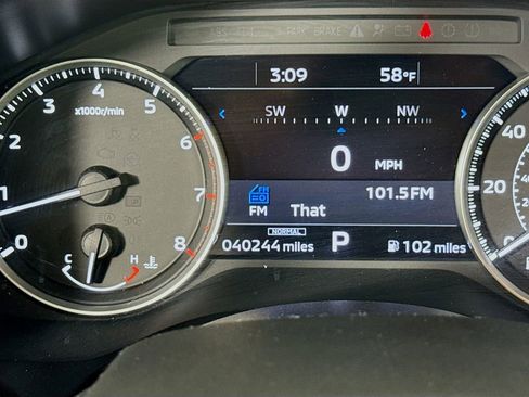 Used 2024 Mitsubishi Outlander SE image 32