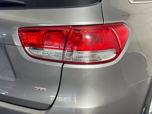 Used 2018 Kia Sorento FWD image 33