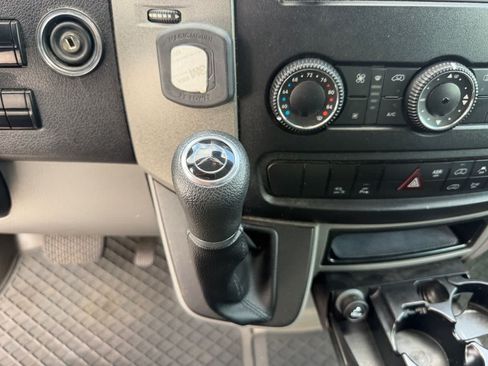 Used 2015 Mercedes-Benz Sprinter 2500 image 13