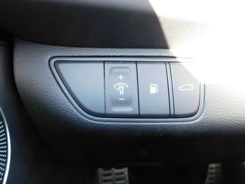 Used 2025 Genesis G70 3.3T Advanced image 25