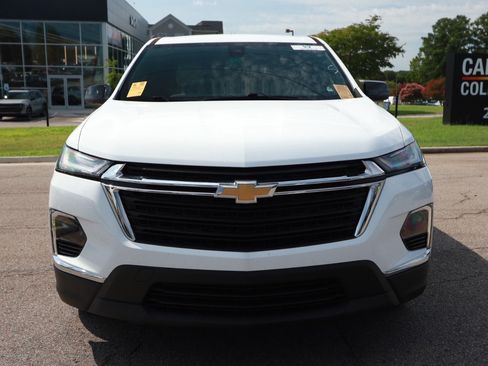 Used 2022 Chevrolet Traverse LS FWD image 5