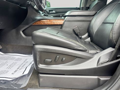 Used 2018 Chevrolet Tahoe Premier AWD/4WD image 14