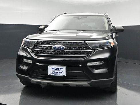 Used 2021 Ford Explorer XLT w/ Equipment Group 202A RWD image 2