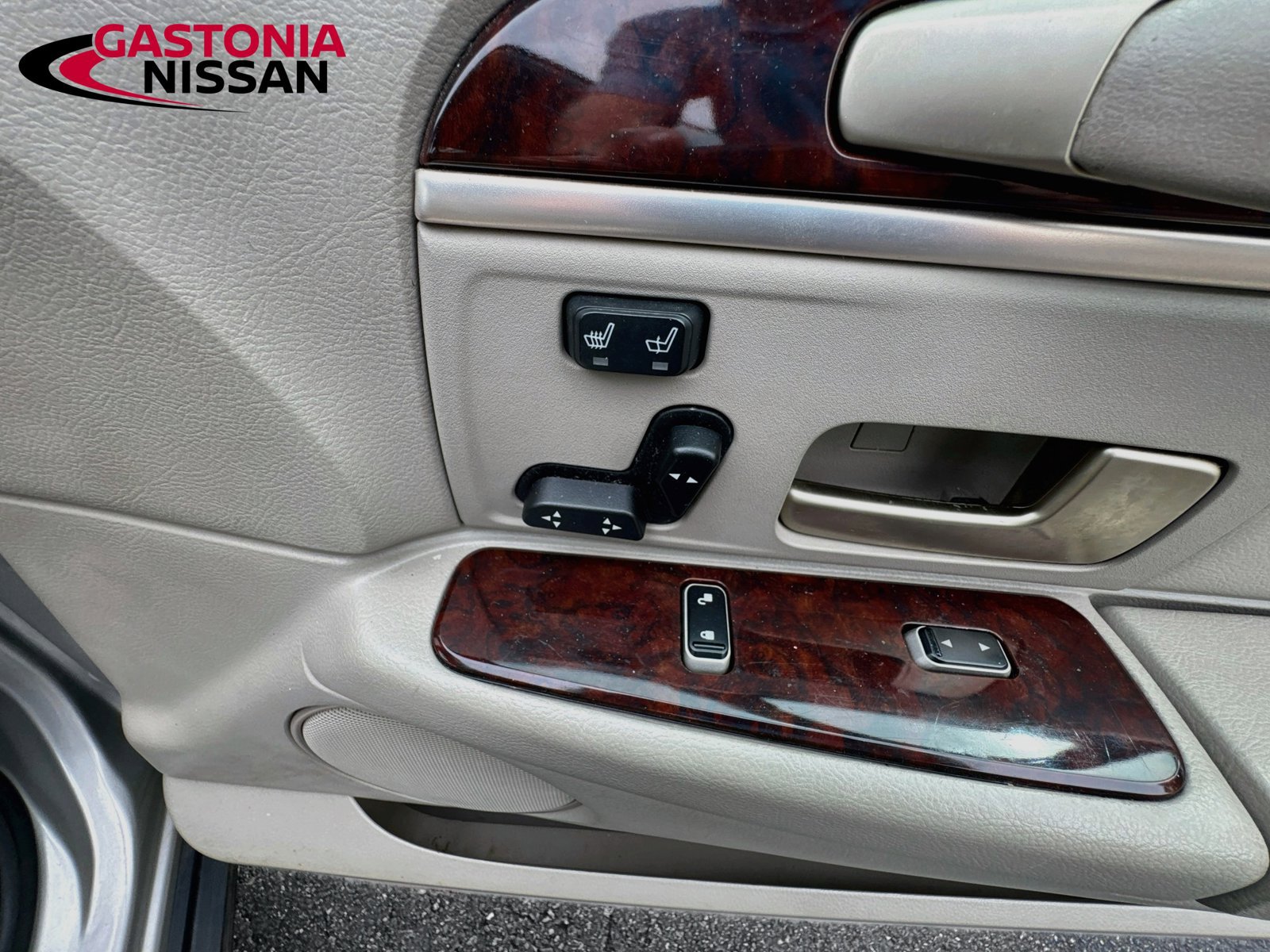 Used 2008 Lincoln Town Car Signature Limited RWD image 31