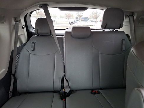 Used 2021 Toyota Sienna Limited image 14