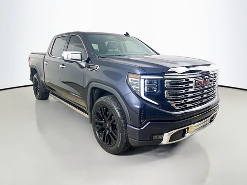 Used 2022 GMC Sierra 1500 Denali w/ Technology Package AWD/4WD image 3