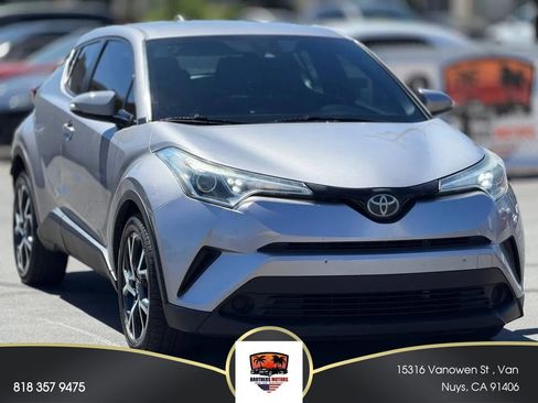 Used 2018 Toyota C-HR XLE FWD image 47