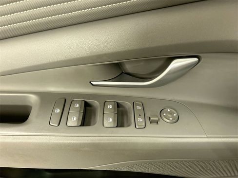 Used 2023 Hyundai Elantra SEL w/ Convenience Package image 11