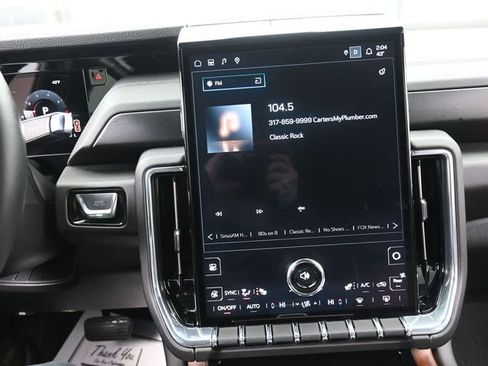 Used 2025 GMC Yukon XL Denali image 10