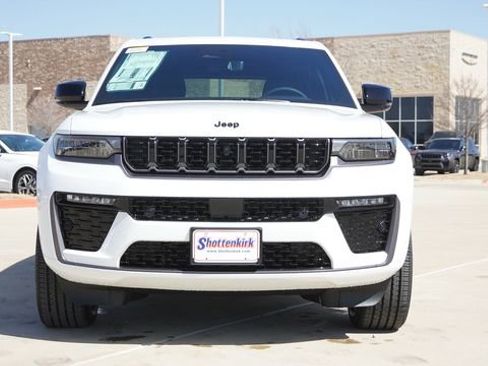 New 2026 Jeep Grand Cherokee Limited image 2