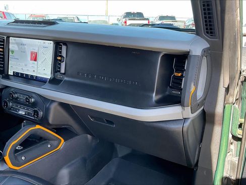 Used 2022 Ford Bronco Badlands image 17