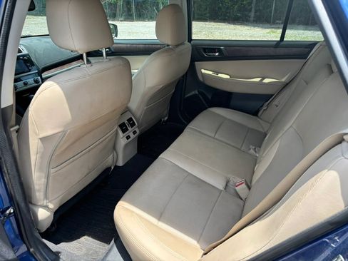 Used 2016 Subaru Outback 2.5i Limited AWD/4WD image 12