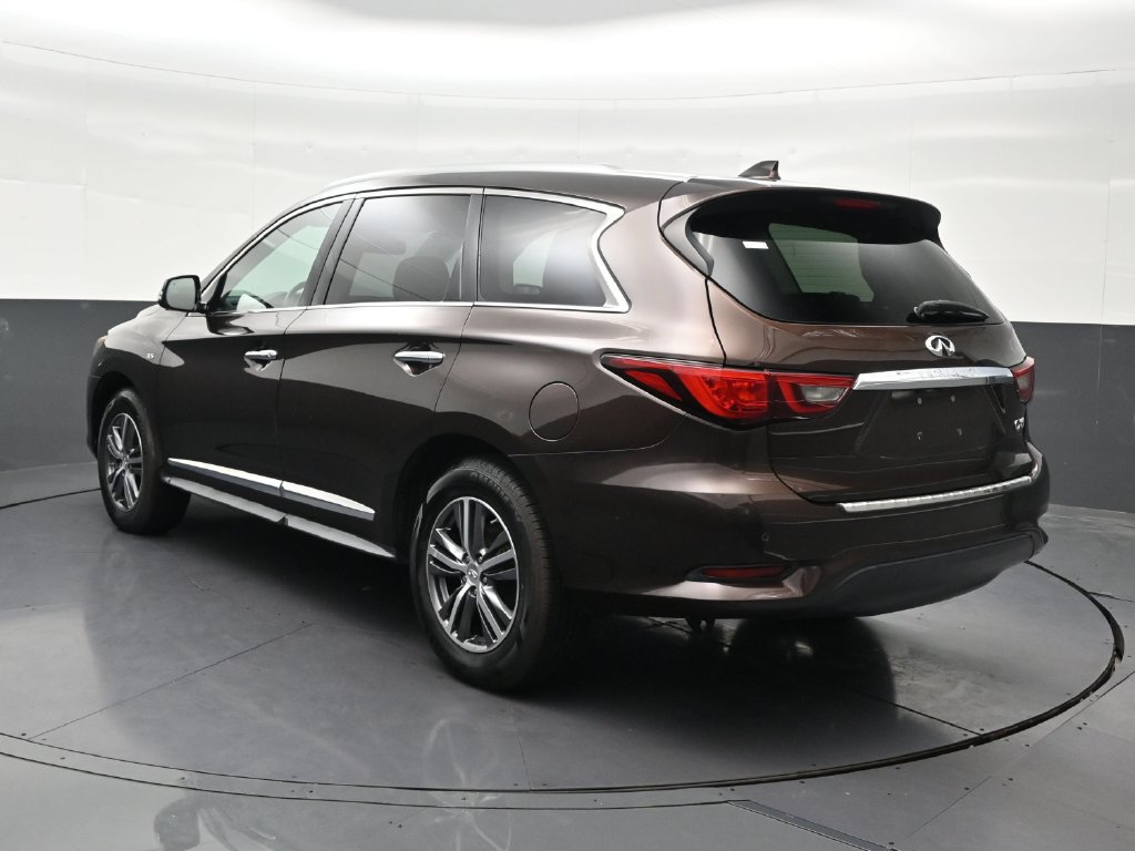 Used 2019 INFINITI QX60 Luxe w/ Essential Package FWD image 3
