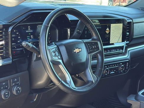 Used 2025 Chevrolet Silverado 1500 LT image 7