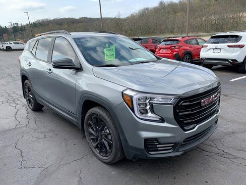 Certified 2023 GMC Terrain SLE w/ Driver Convenience Package AWD/4WD image 10