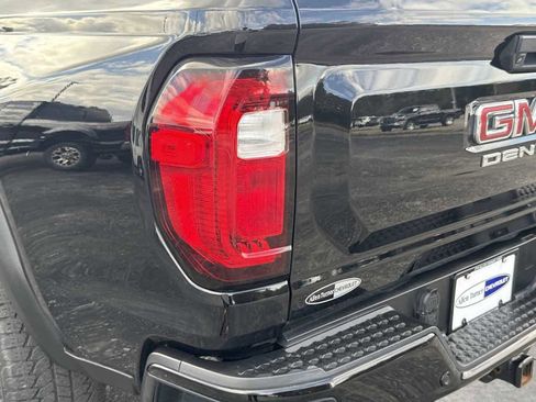 Used 2023 GMC Canyon Denali image 8
