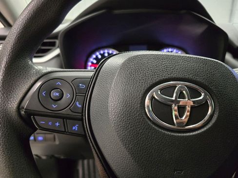 Used 2021 Toyota RAV4 LE AWD/4WD image 17