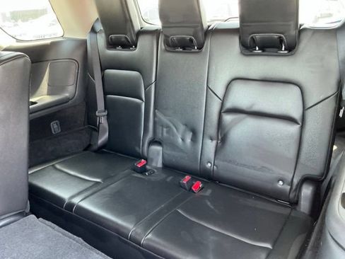 Used 2025 Nissan Pathfinder SL AWD/4WD image 19