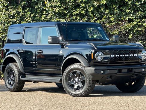 New 2025 Ford Bronco Outer Banks image 1