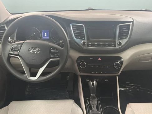 Used 2017 Hyundai Tucson SE w/ SE Popular Package 02 FWD image 10