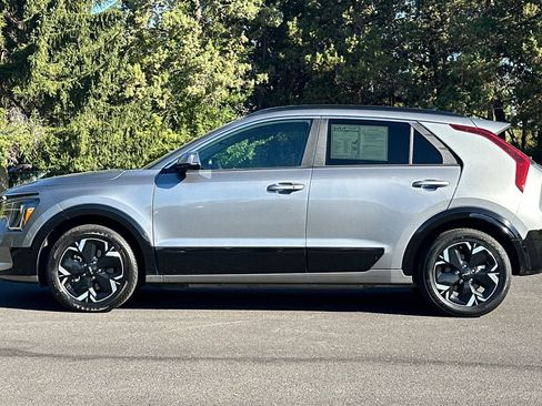 Used 2024 Kia Niro Wind FWD image 7