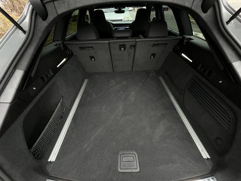 Used 2025 Audi RS 6 performance image 31