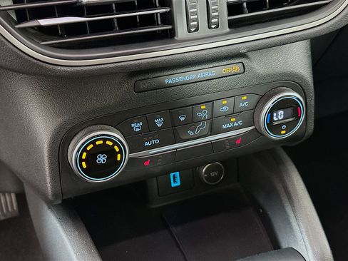 Used 2020 Ford Escape SE FWD image 23