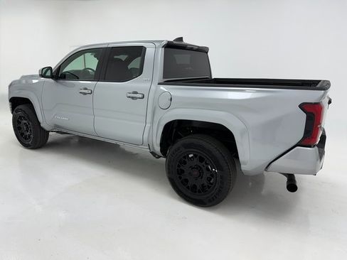 Used 2025 Toyota Tacoma SR5 image 37