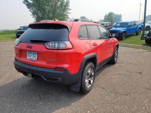 Used 2019 Jeep Cherokee Trailhawk w/ Comfort & Convenience Group AWD/4WD image 5