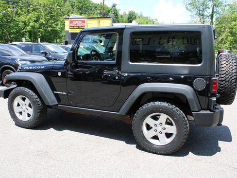Used 2011 Jeep Wrangler Rubicon w/ Dual Top Group AWD/4WD image 10