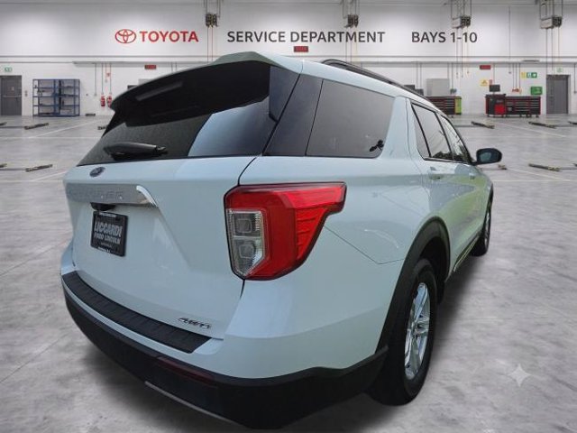 Used 2022 Ford Explorer XLT w/ Equipment Group 202A AWD/4WD image 6